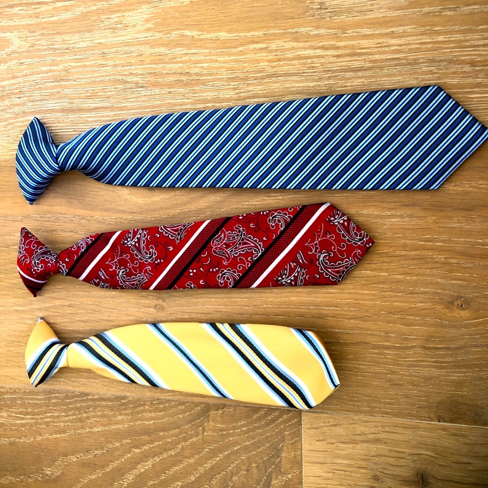 Boys snap on tie